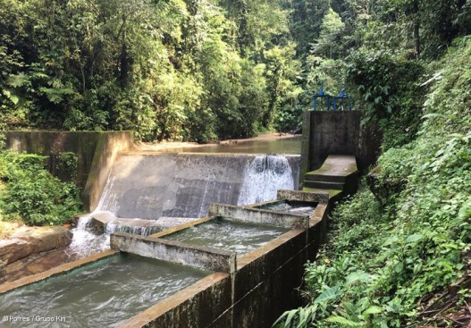 Planta hidroeléctrica en Guatemala, financiada por la banca ética.
