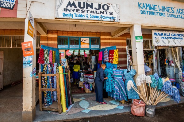 El negocio textil de Grace en la ciutat de Thika, Kenya.