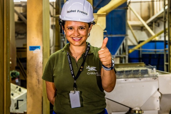 Foto de la Isabel Franco, gerent d'operacions a Colombia i Equador de la organització sòcia d'Oikocredit Caravela Coffee