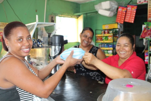 Dones beneficiàries de microcrèdits de Mujeres en Desarrollo Dominicana (Mude)